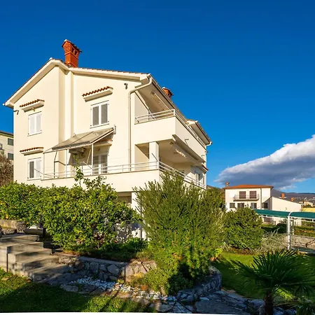 Jf Rezine By Interhome *