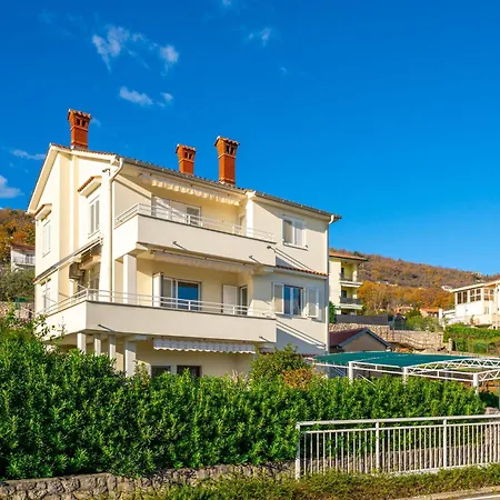 Appartamento Jf Rezine By Interhome Laurana