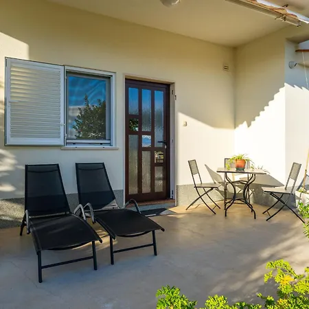 Appartamento Jf Rezine By Interhome *