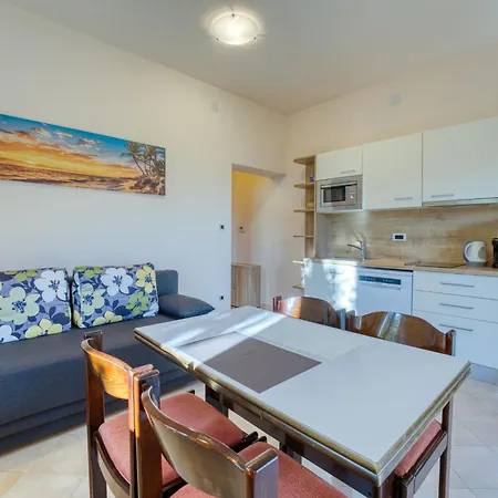 Jf Rezine By Interhome Appartement Lovran
