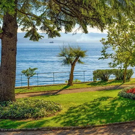 Jf Rezine By Interhome Laurana